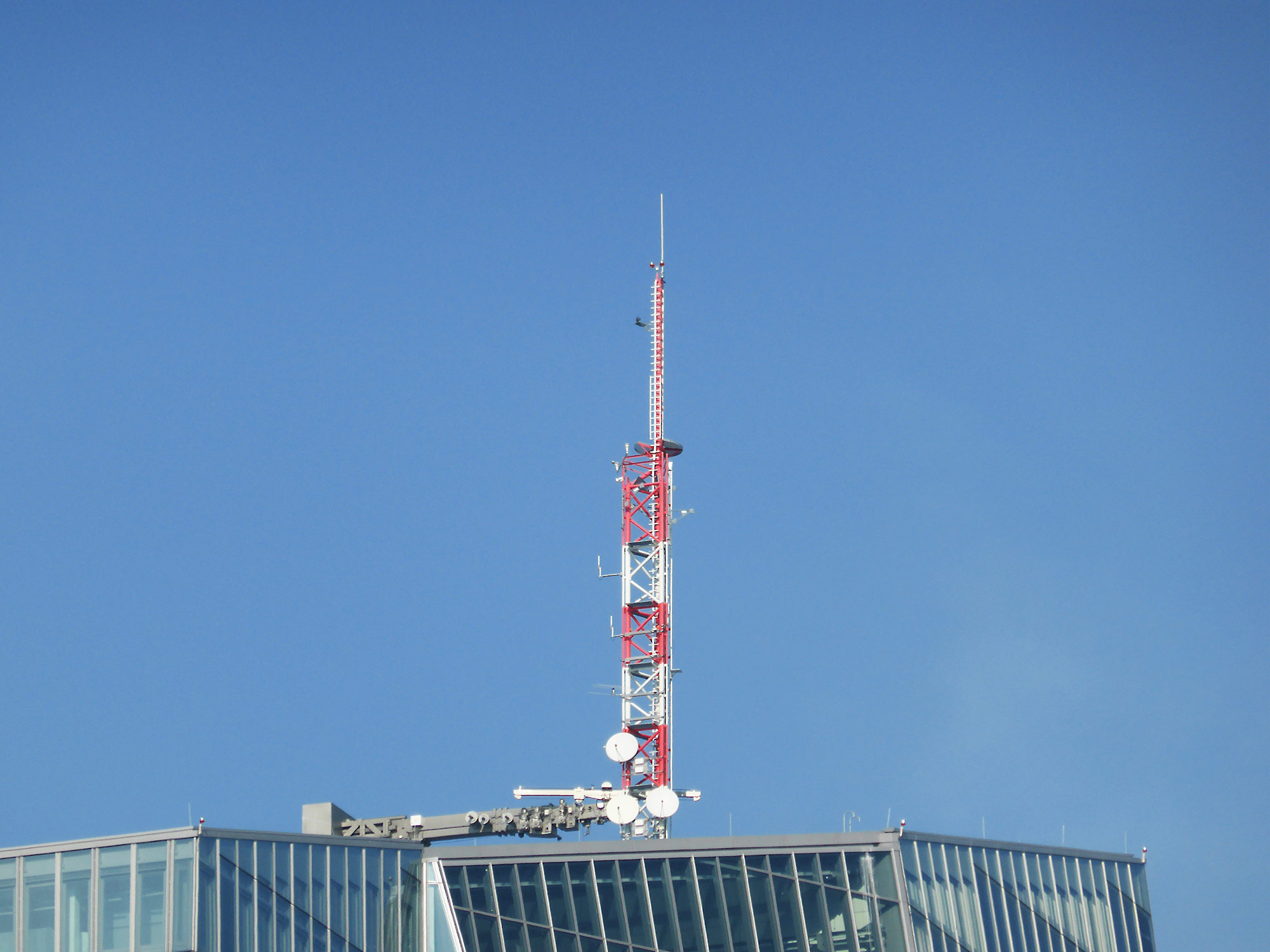 antenna-highrise-roof-ecb-sky-tower