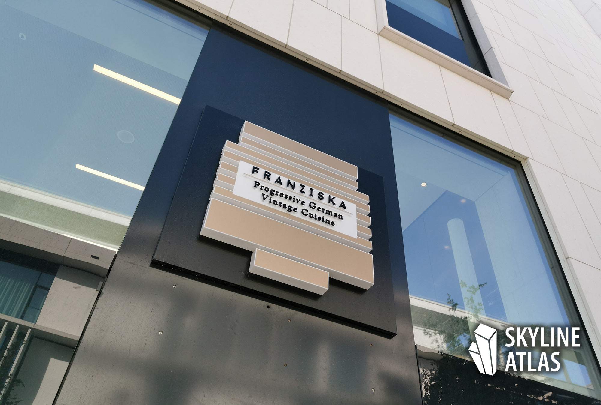 henninger-turm-restaurant-franziska-entrance-logo-facade-tower-restaurant-frankfurt-restaurant-with-views