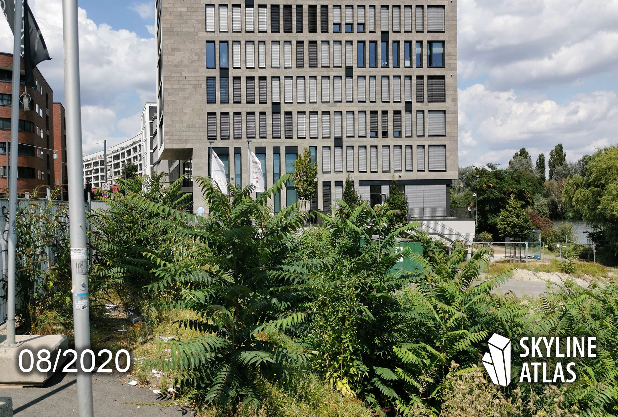 wave-offenbach-tower-eyemaxx-real-estate-construction-site-progress-meixner-schlueter-wendt-august-2020-main-east-gate Wave Offenbach Tower - Eyemaxx - Meixner Schlüter Wendt - Black Olive