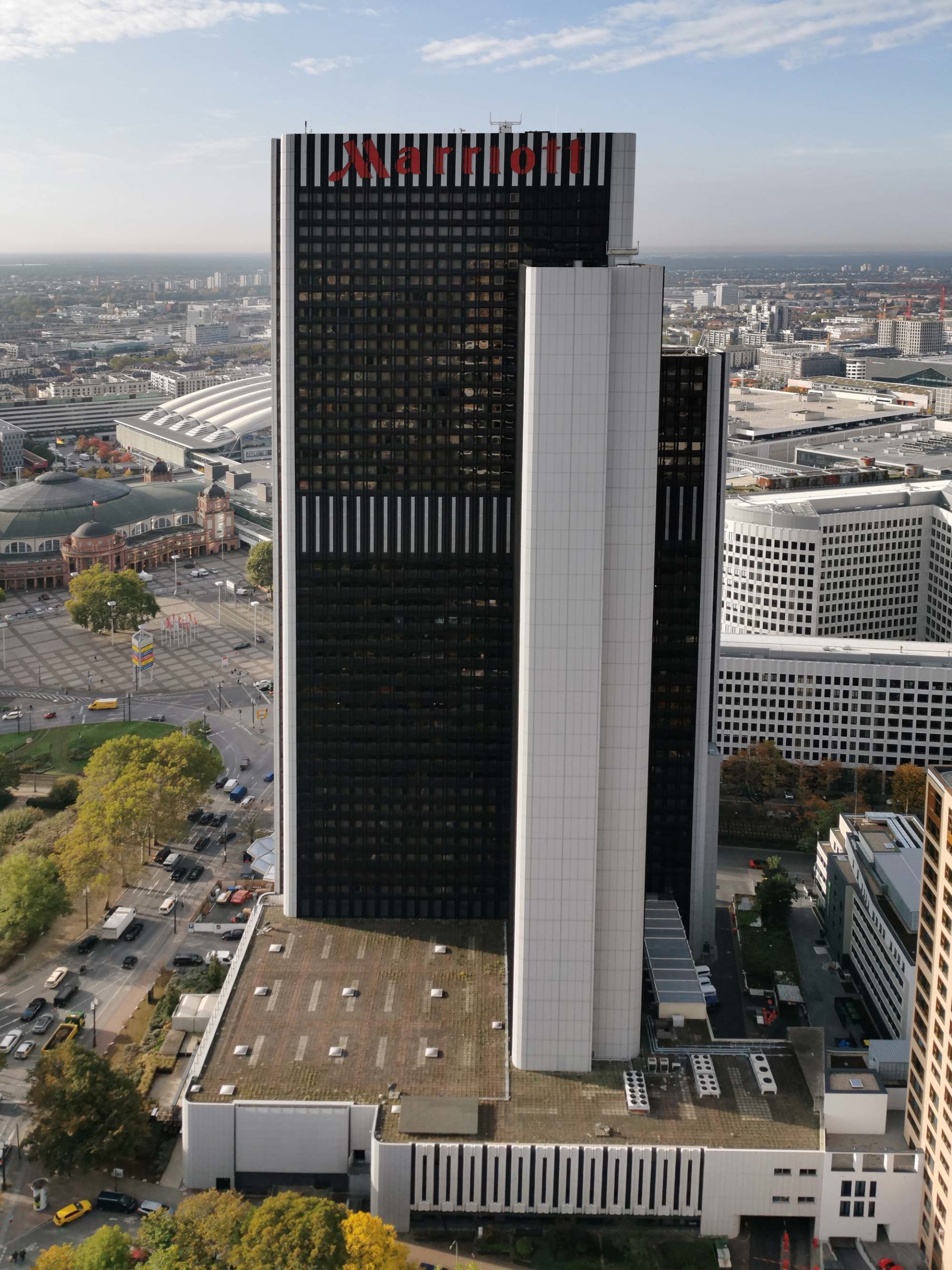 westendgate-frankfurt-marriott-hotel-skyscraper
