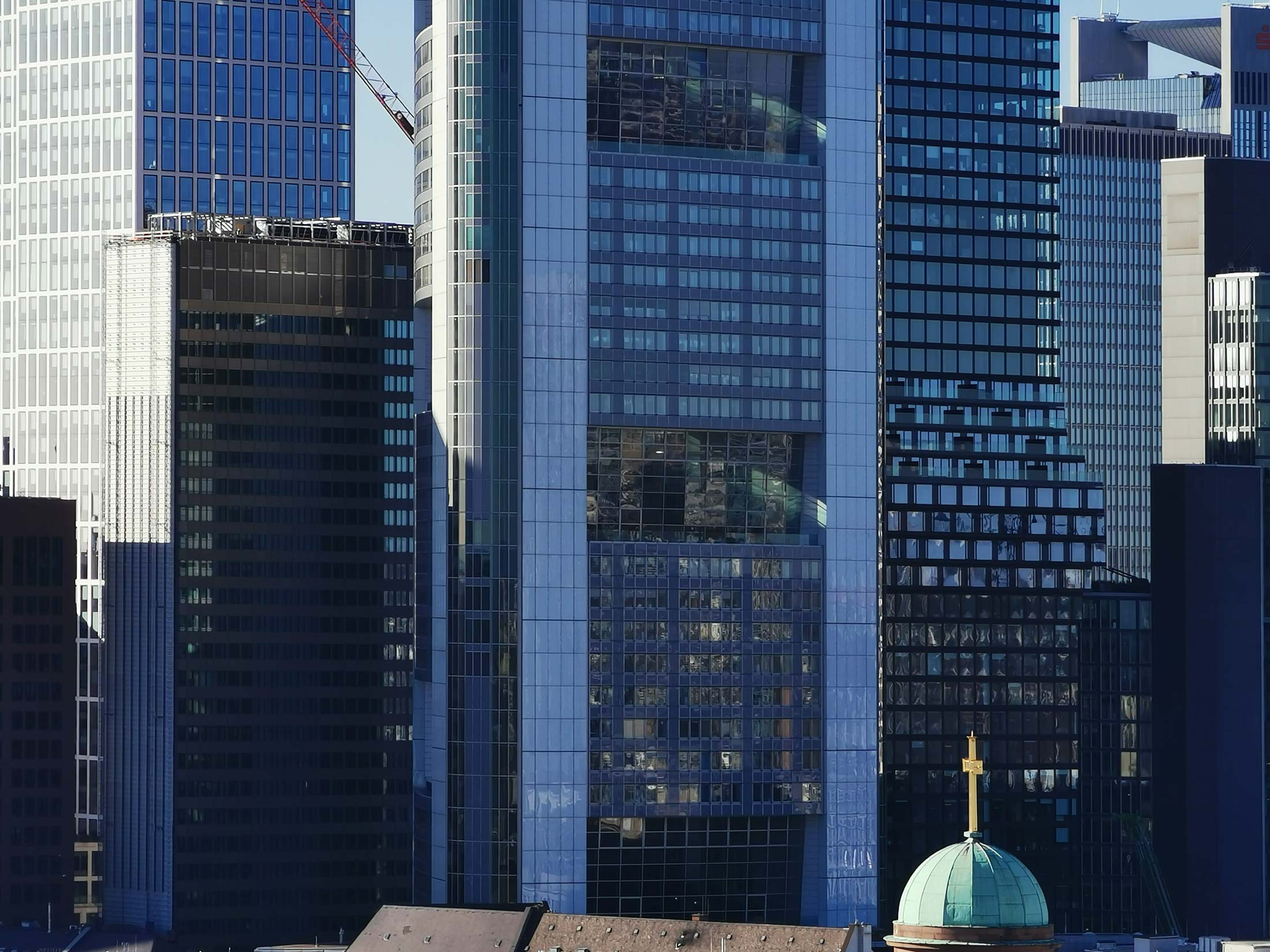 financial-district-frankfurt-concentration-of-buildings-highrise-canyons-cbd Frankfurt Financial District - CBD - concentration of skyscrapers