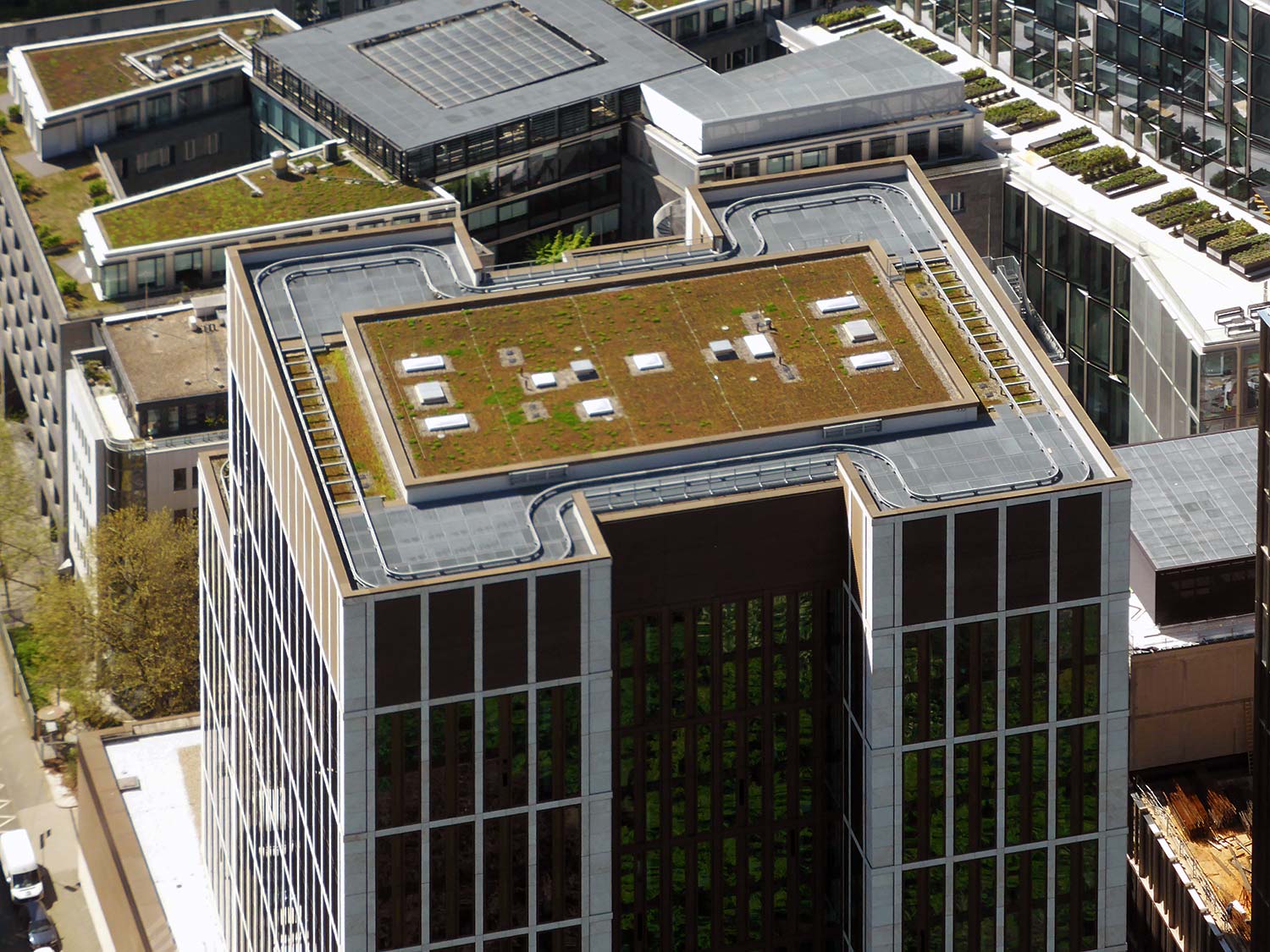 t8-frankfurt-premier-office-tower-financial-district T8 tower - class A office building Frankfurt CBD - aerial view