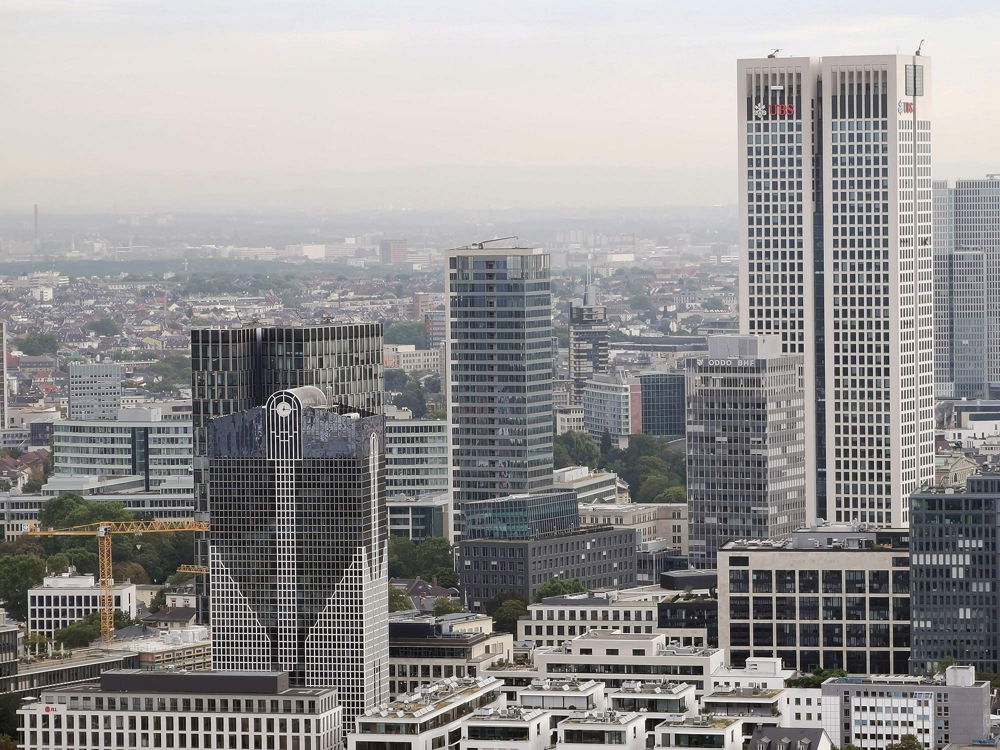 park-tower-in-frankfurt-am-main-rothschildpark-hochhaus-bueroturm-wolkenkratzer