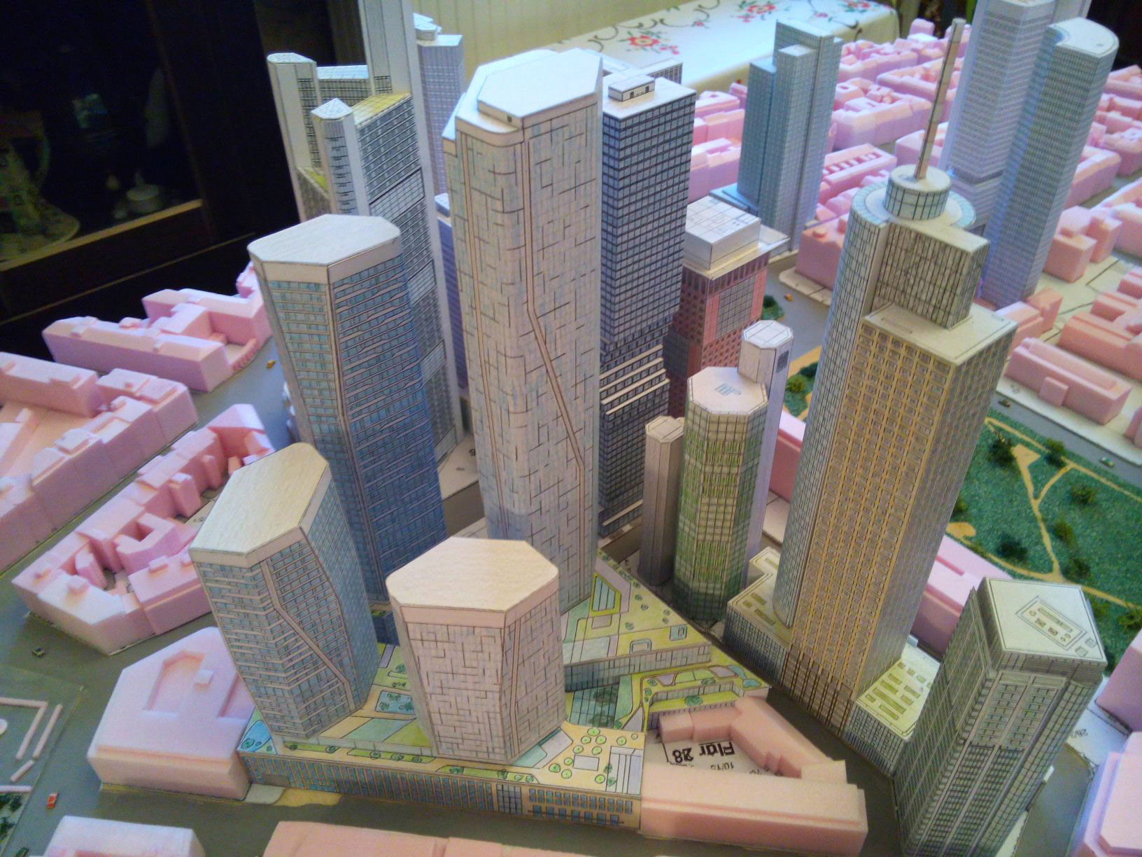 banking-district-model-city-frankfurt-with-four-frankfurt-model-by-frank-reuter Frankfurt Banking District Model