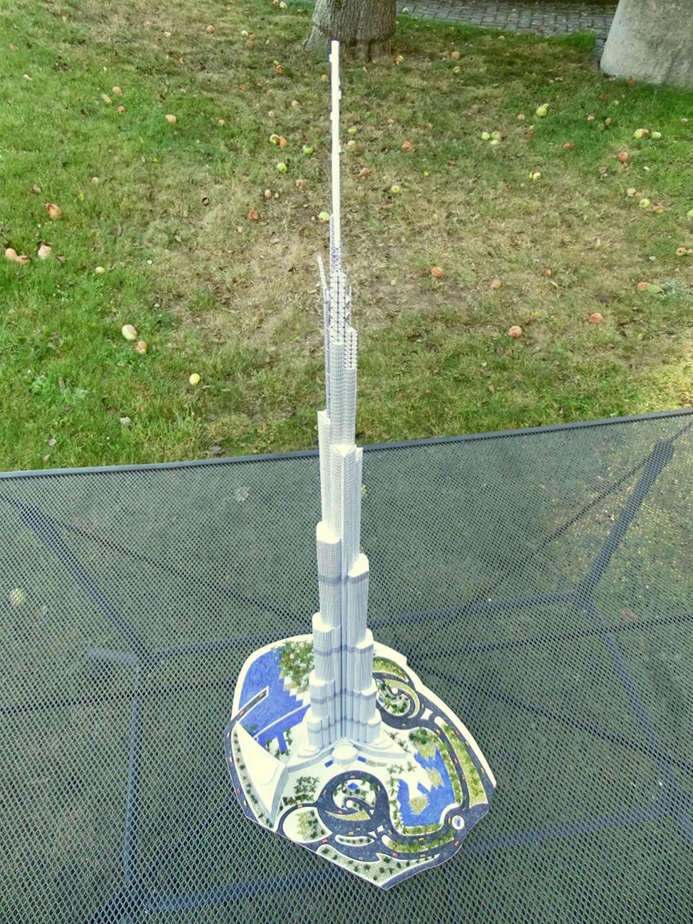 burj-khalifa-modell-dubai-crafted-frank-reuter Burj Khalifa in Dubai - skyscraper model made by Frank Reuter