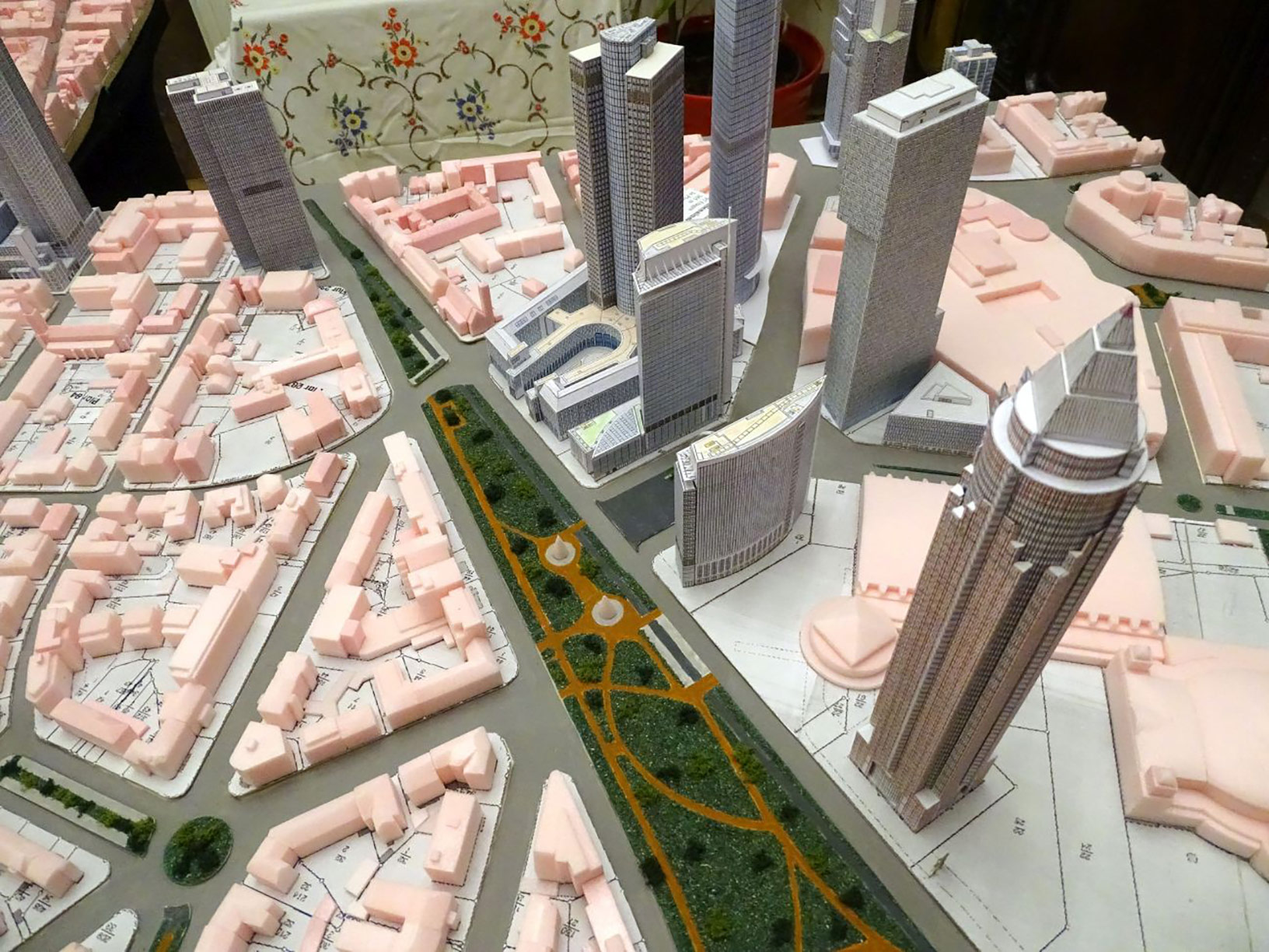 citymodel-european-district-messe-quarter-frankfurt-skyscrapers-model-frank-reuter Messe Quarter Frankfurt - with skyscrapers