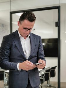 Dean Vukovic - Managing Director and CEO of V&V Immobilien in Frankfurt - office space consultant Frankfurt - real estate agent