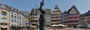 Old Town Frankfurt - Ostzeile - Römerberg - Justitia Fountain