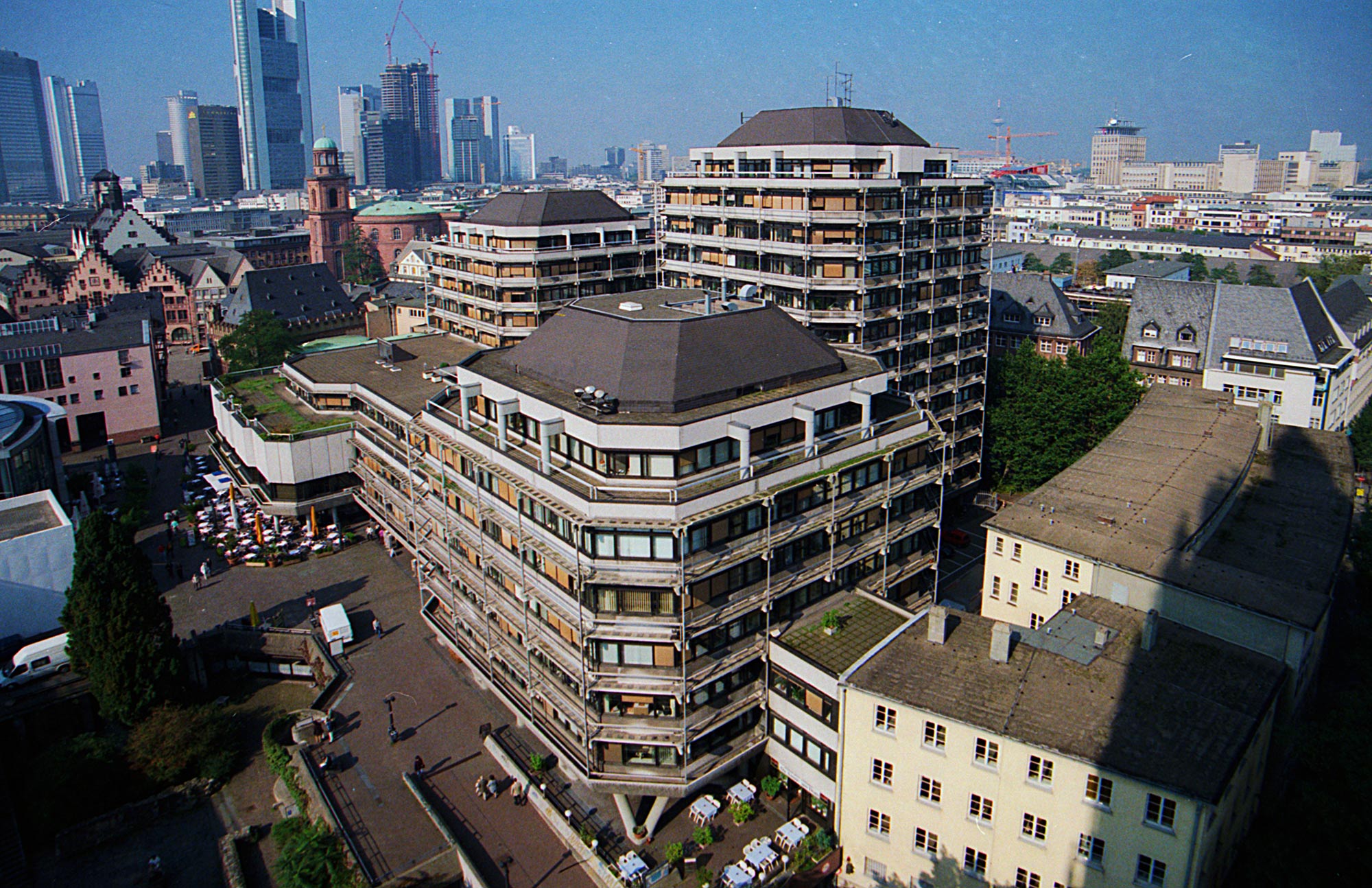 Technical City Hall Frankfurt - here in 1998 with the skyline in the background