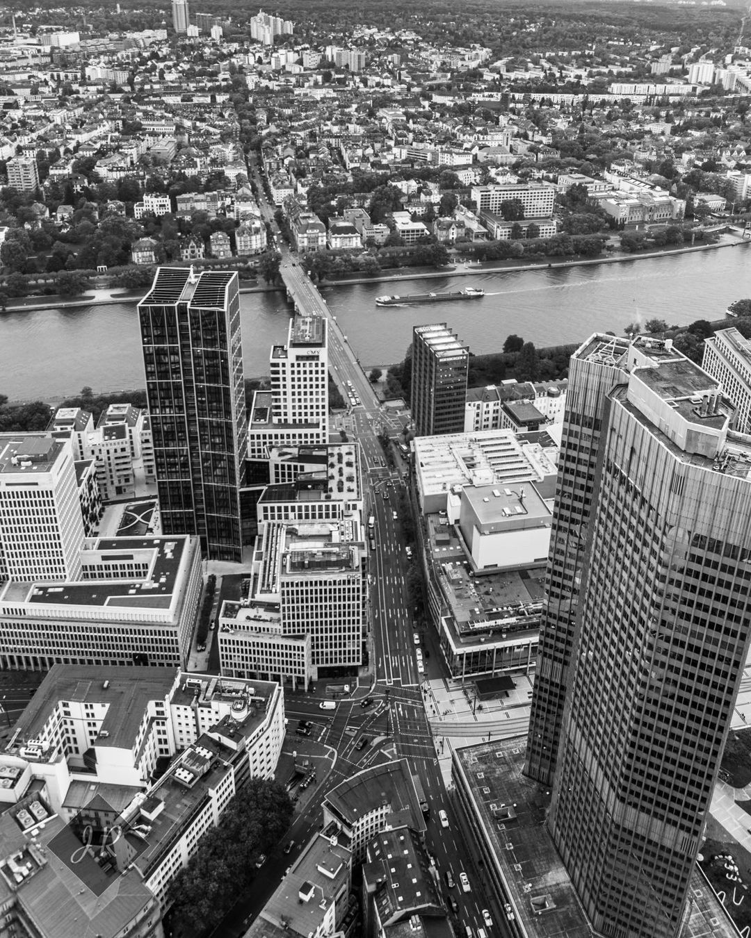 Frankfurt Financial District 2020 - photographed by Ralf Jock