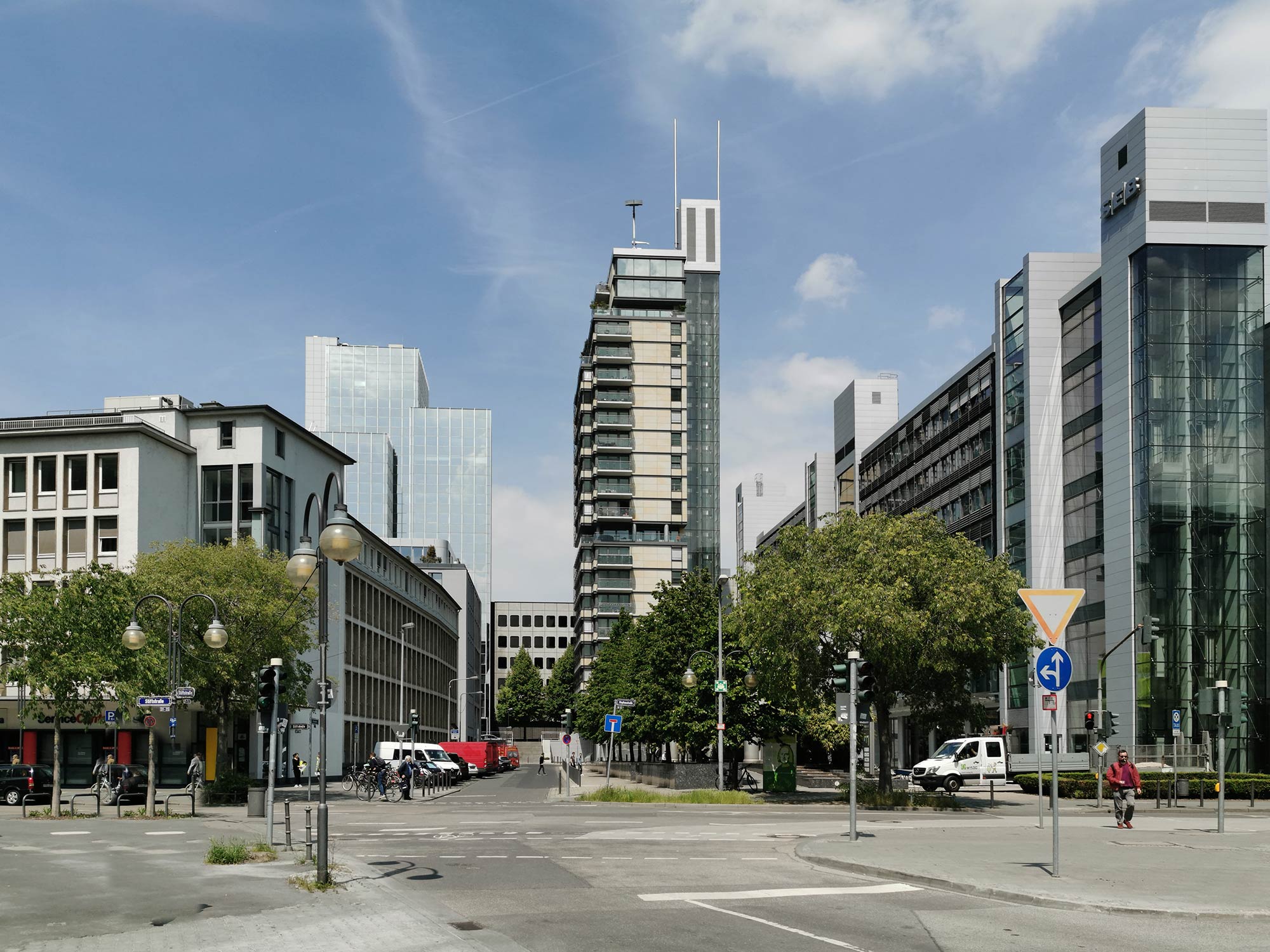 frankfurt-skylight-condo-tower-skylight-tower-downtown-frankfurt-apartments Frankfurt Skylight condo tower