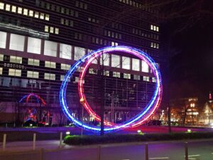 Synergie ("Synergy") - a light installation between the two towers of the Forum Frankfurt project - by Christian Herdeg