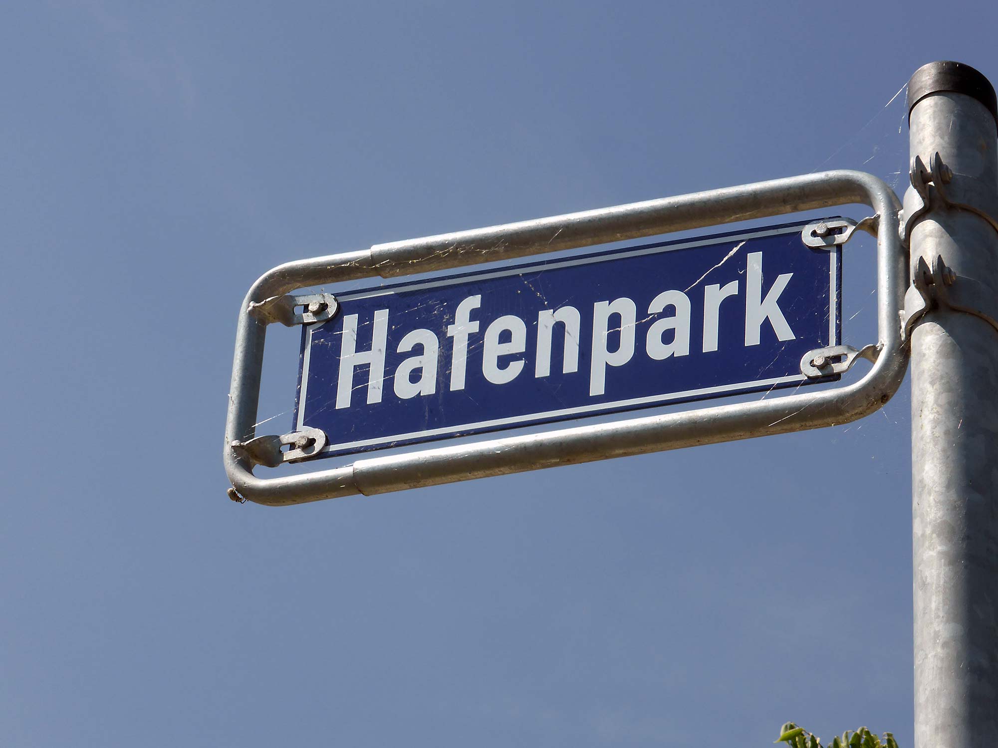 frankfurt-hafen-park-main-ostend-hafenpark-sign-harbor-park