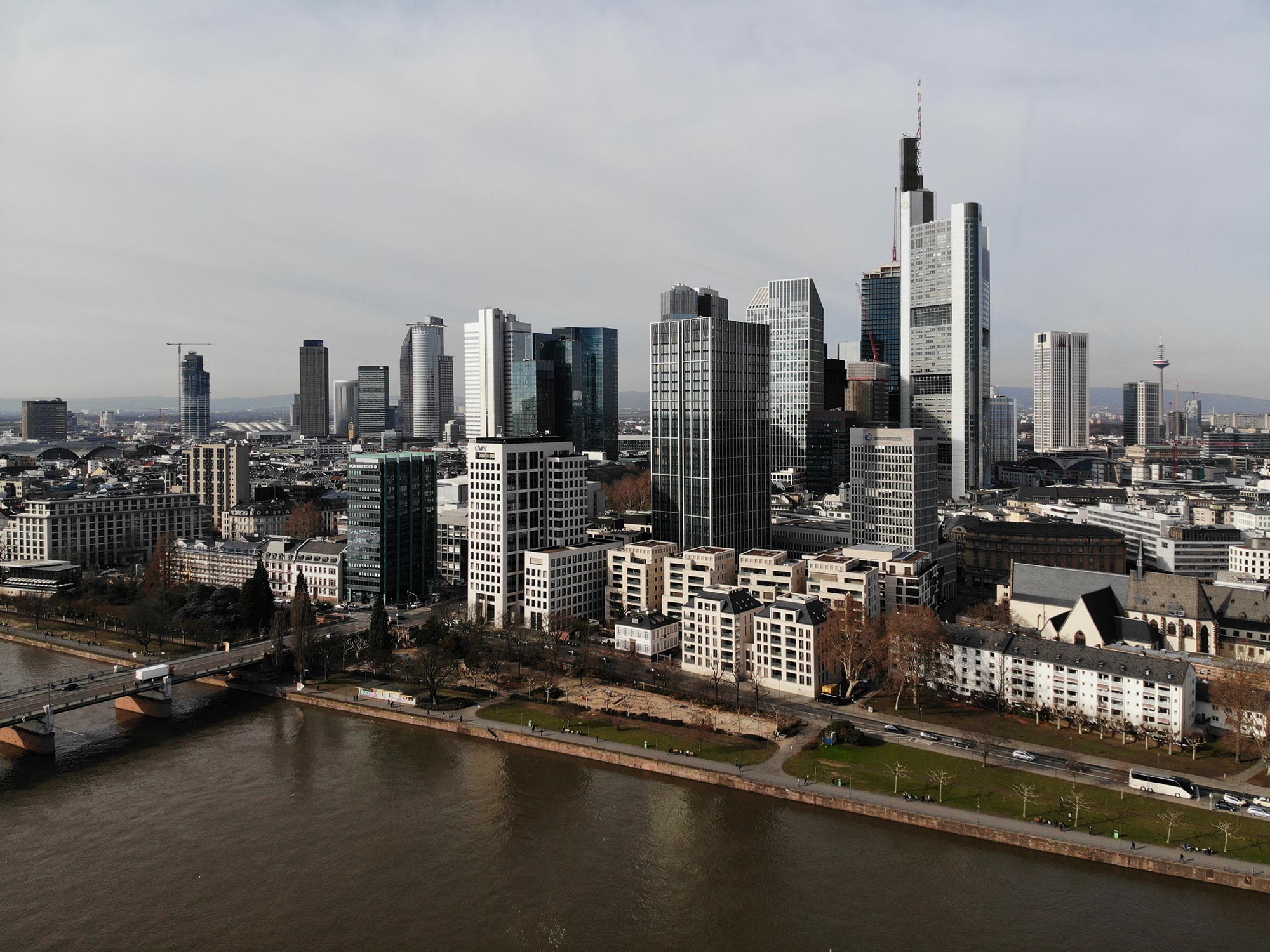 Frankfurt panorama photo - Frankfurt free photo - Free Frankfurt photo - Download stock photo of Frankfurt - Frankfurt skyscrapers and banks - Photo No. 608-236-698