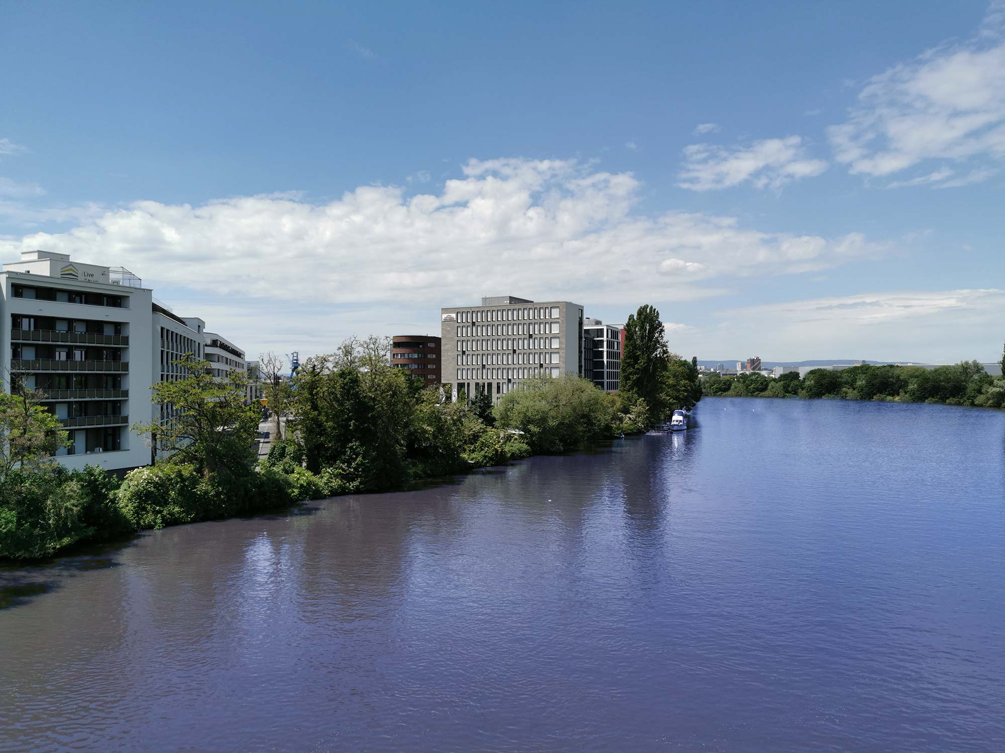 Harbor District Offenbach - living at the Main river