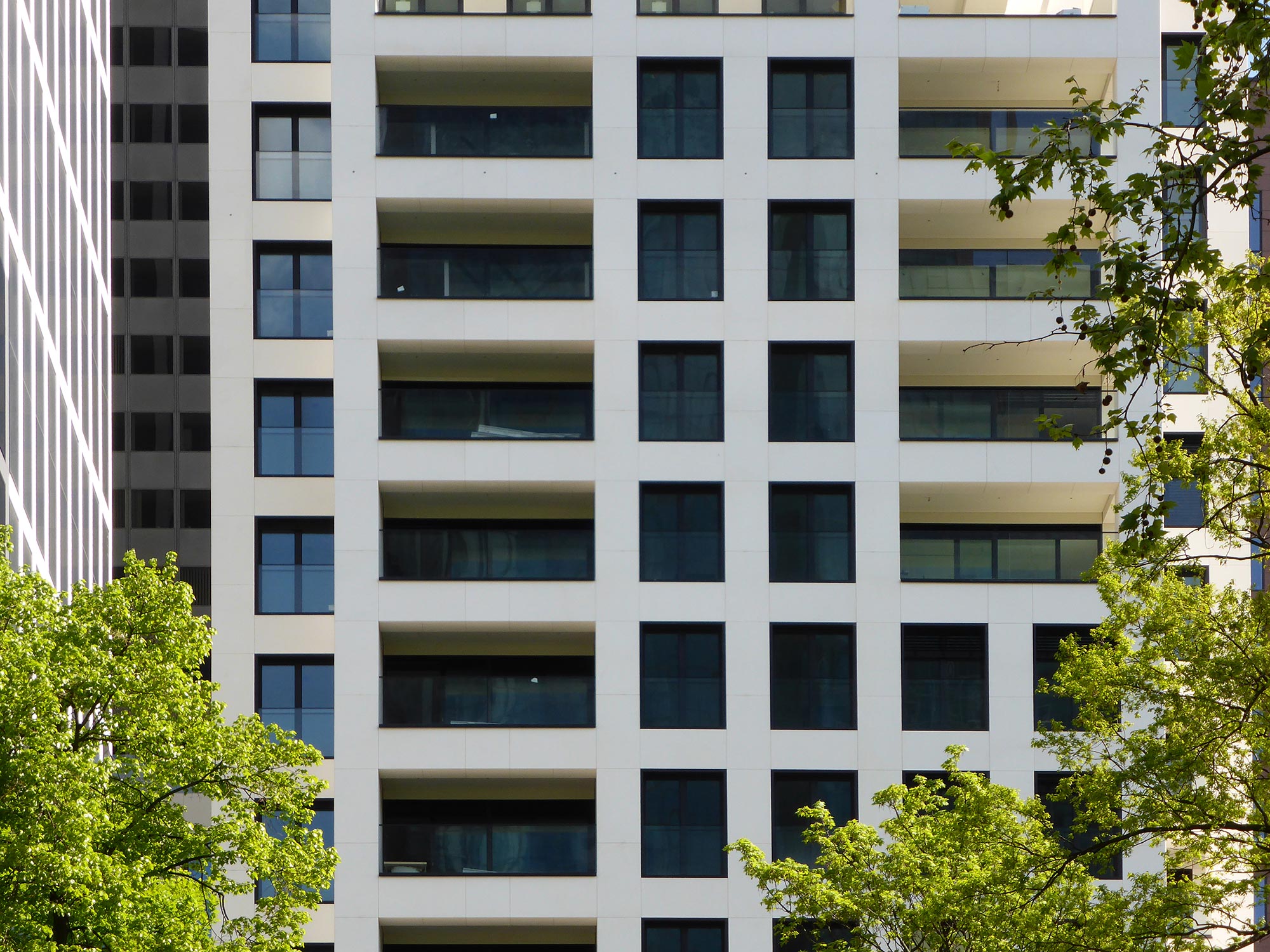highrise-taunus-tower-residential-frankfurt-facade