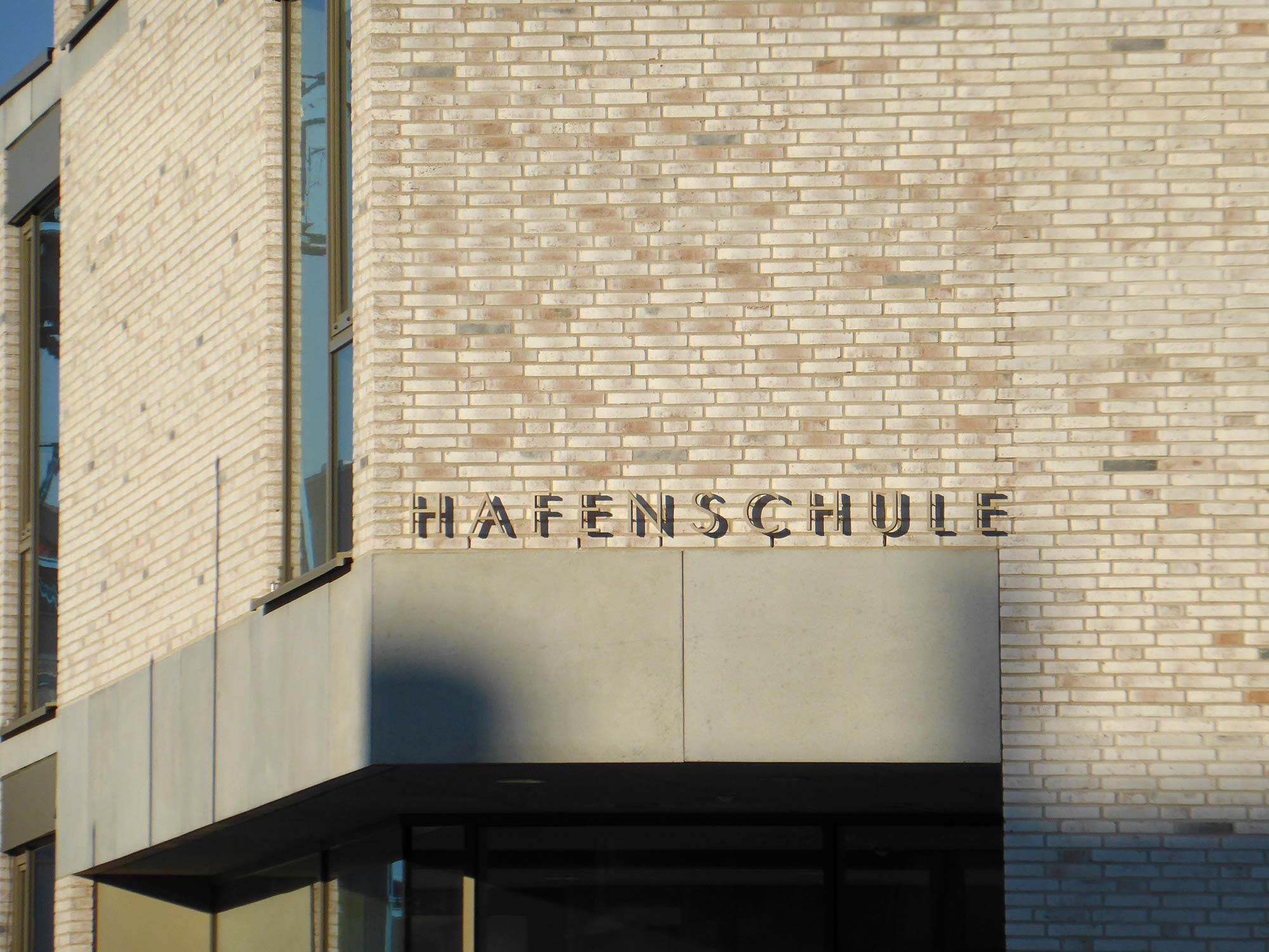 Offenbach school at the new Harbor District - Hafenschule