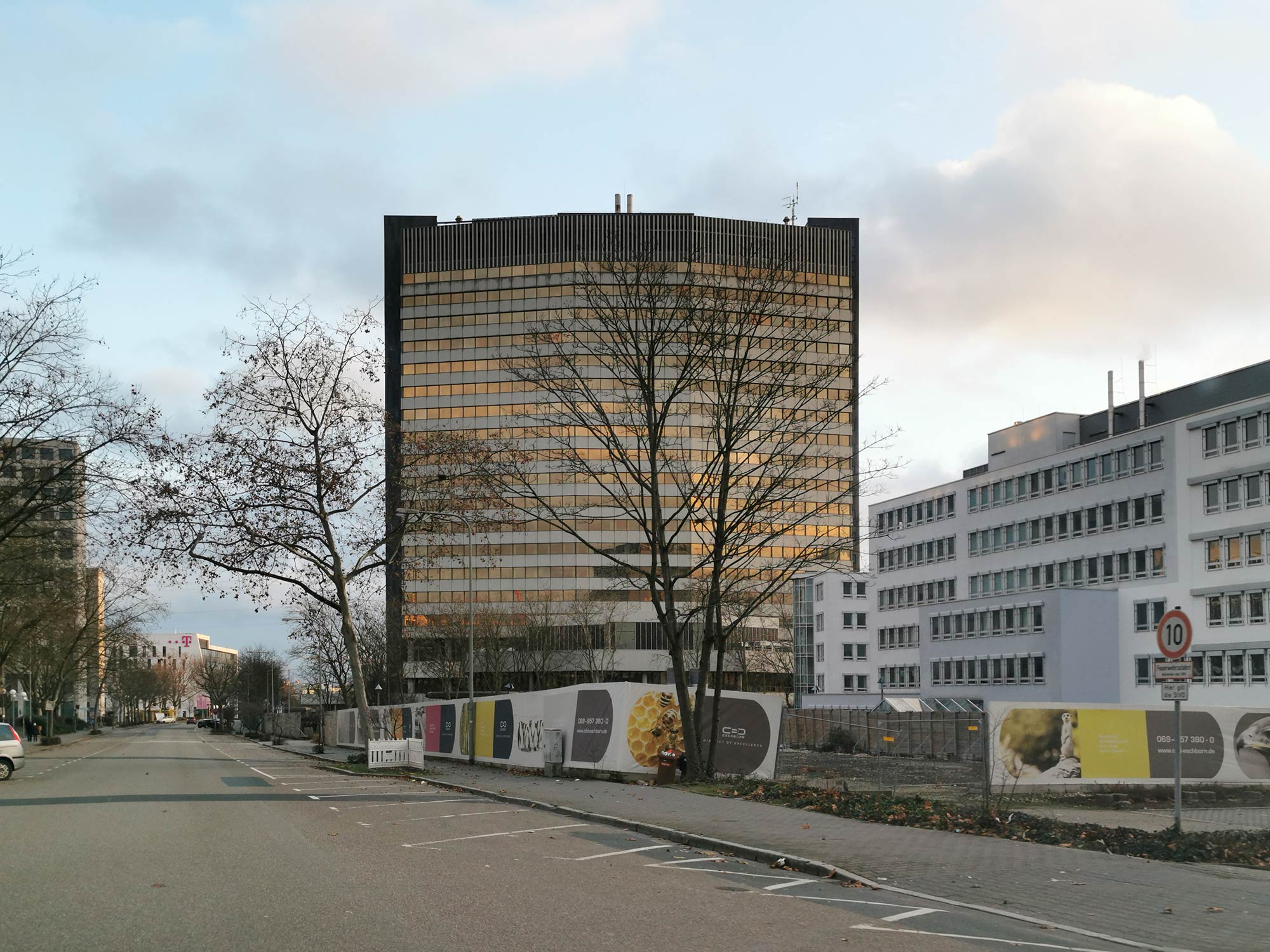 technologie-zentrum-eschborn-tze-deutsche-bank-technisches-zentrum-technology-centre-echborn-highrise-building