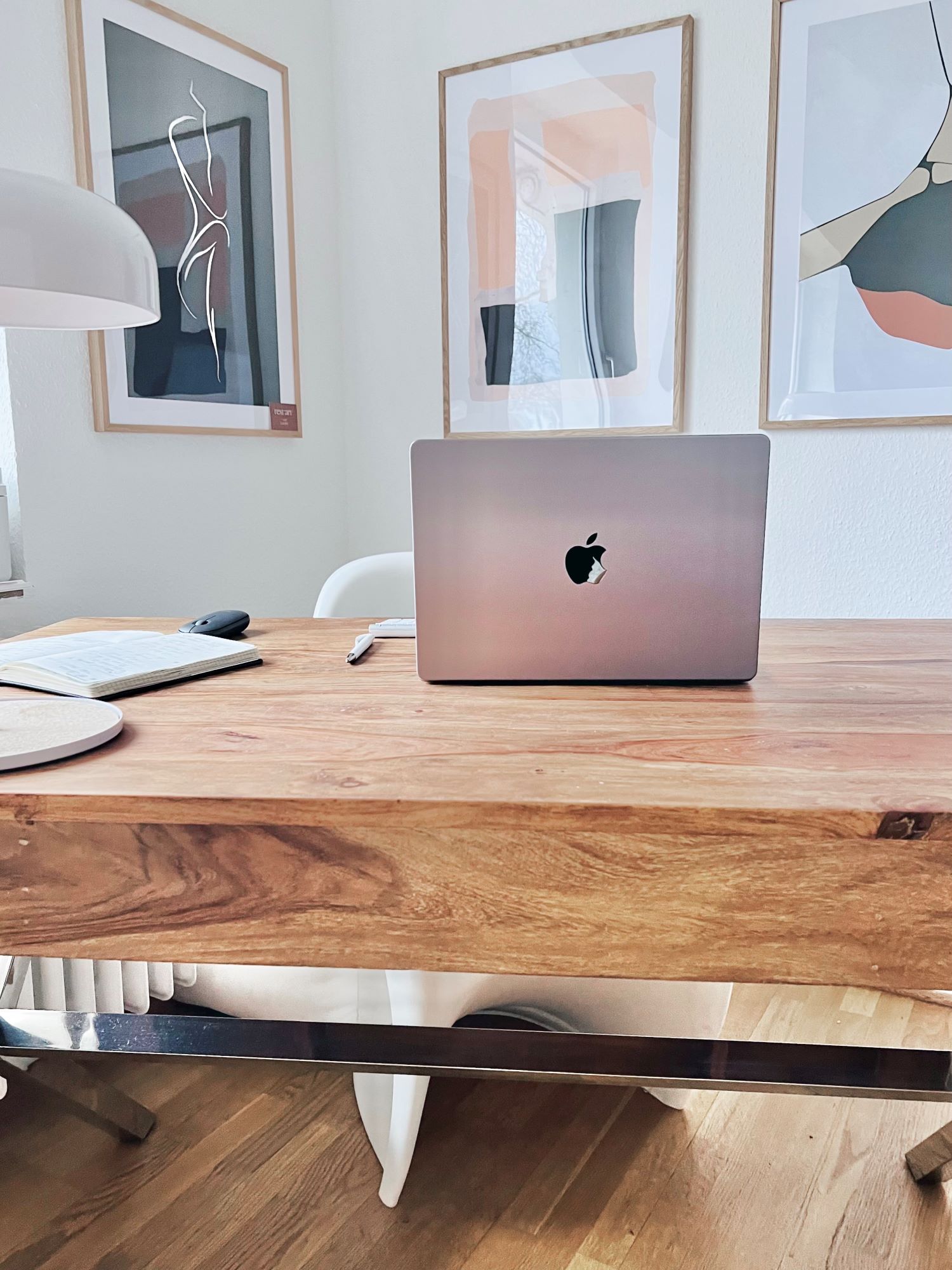 ute-latzke-architektur-kommunikation-interview-2022-schreibtisch ute-latzke-kommunikation-schreibtisch-interview