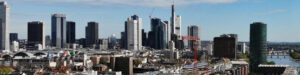 aufzugshersteller-frankfurt-hochhaeuser-wolkenkratzer-aufzuege-skyline-panorama