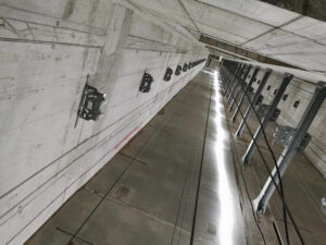 aufzugsschacht-aufzug-schacht-hochhaus-bau-wolkenkratzer-frankfurt