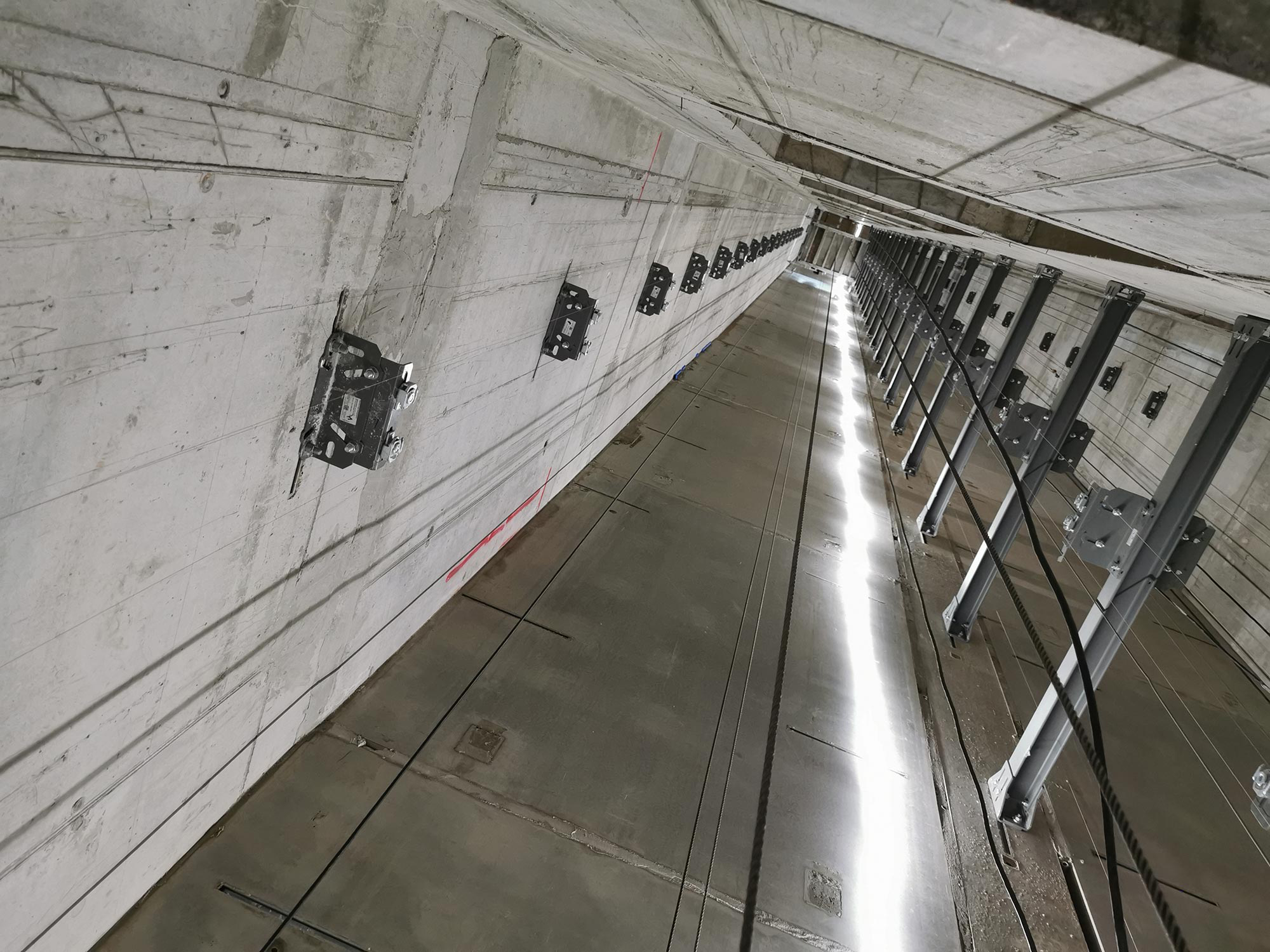 aufzugsschacht-aufzug-schacht-hochhaus-bau-wolkenkratzer-frankfurt aufzugsschacht-aufzug-schacht-hochhaus-bau-wolkenkratzer-frankfurt