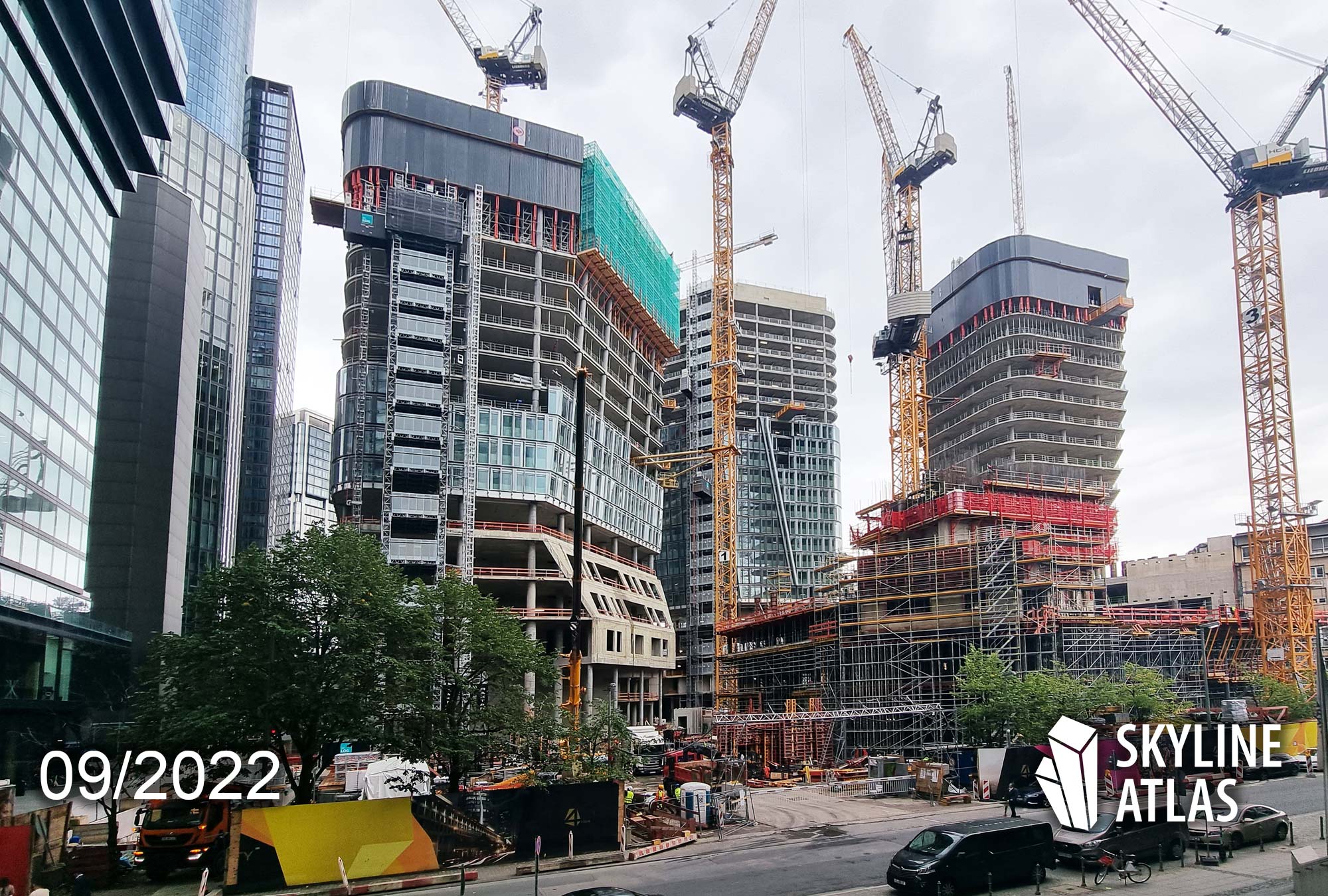 FOUR Frankfurt - construction site in September 2022 - new skyscrapers in Frankfurt - boomtown in Europe