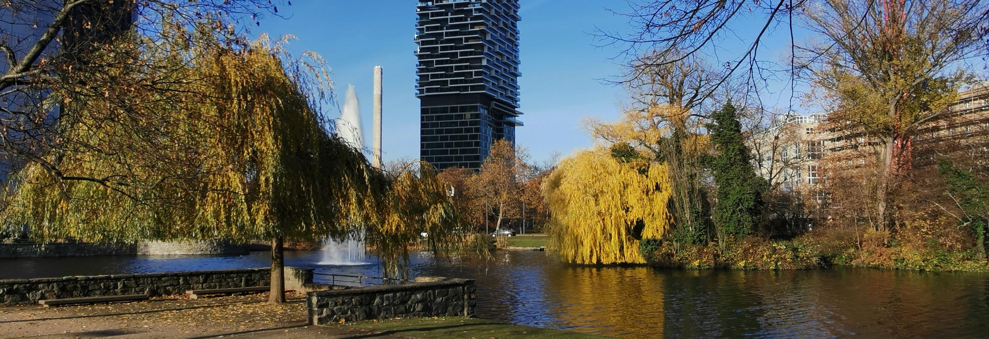 Alleenring in Frankfurt, Germany - Friedrich-Ebert-Anlage - pond