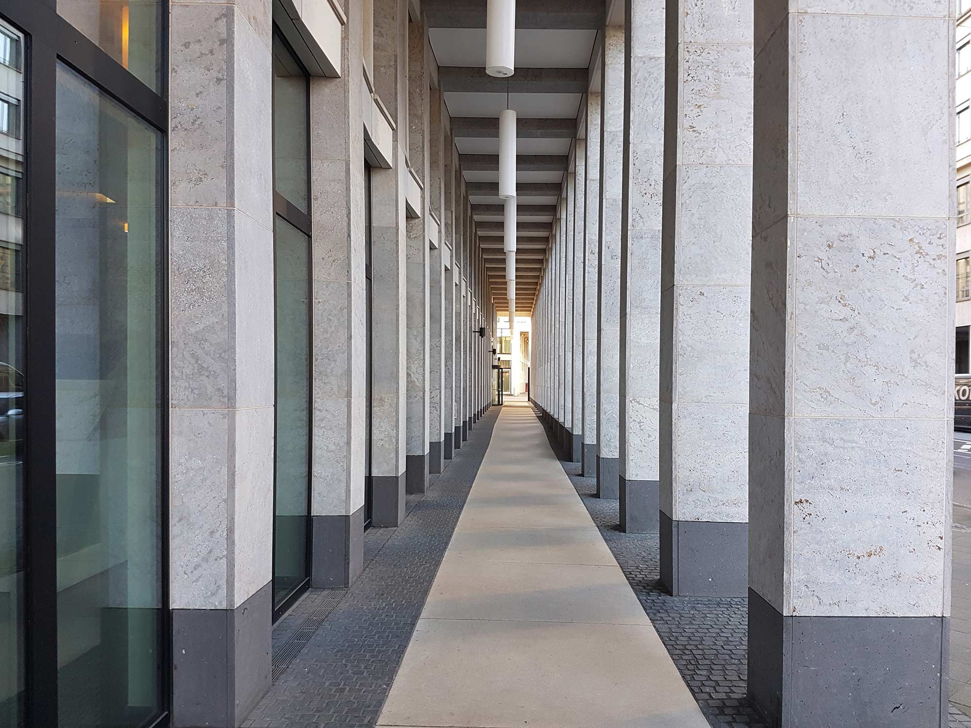 frankfurt-maintor-porta-office-highrise-arcade Frankfurt MainTor Porta office highrise - arcade